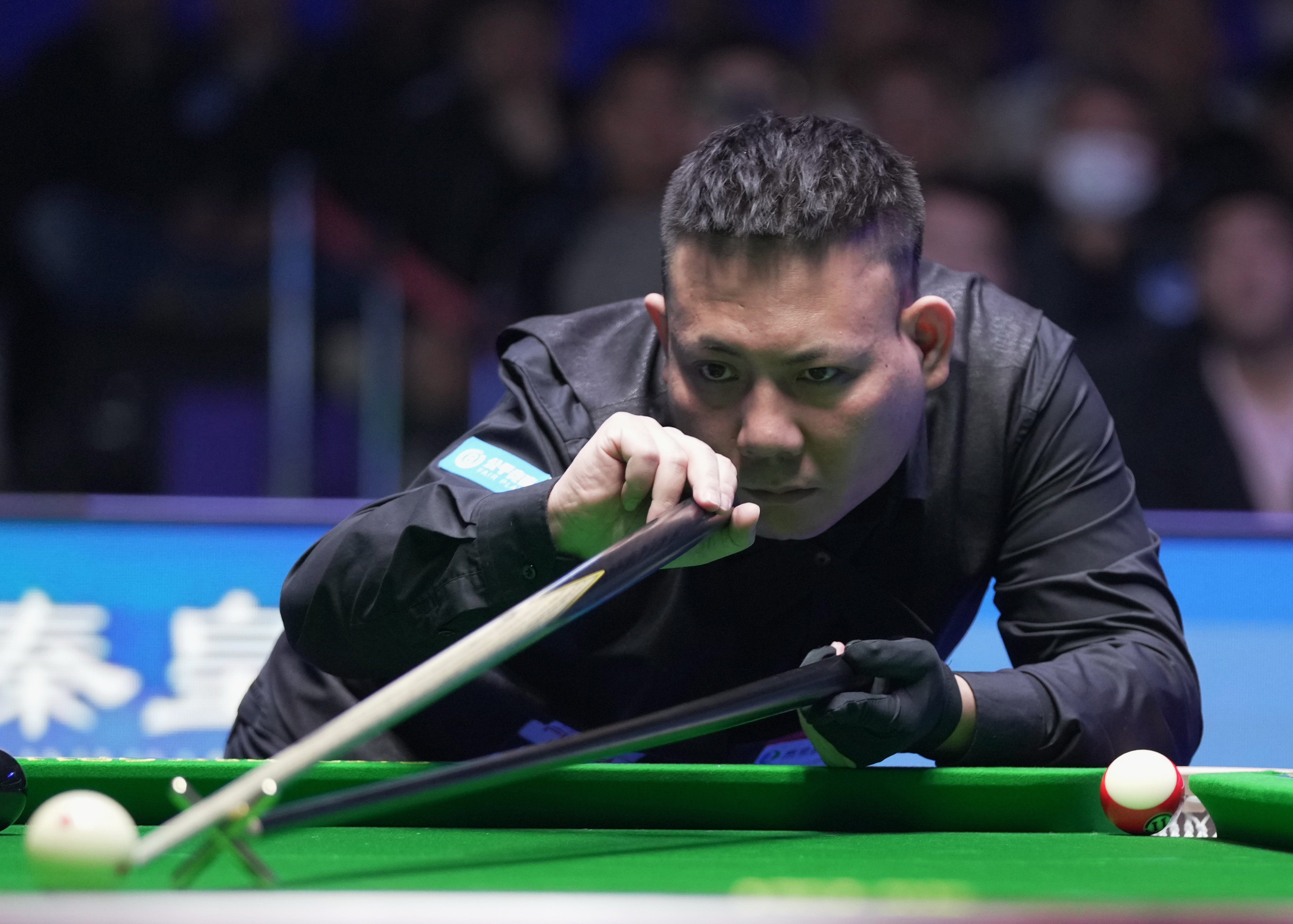 现突出的小 现突出的小