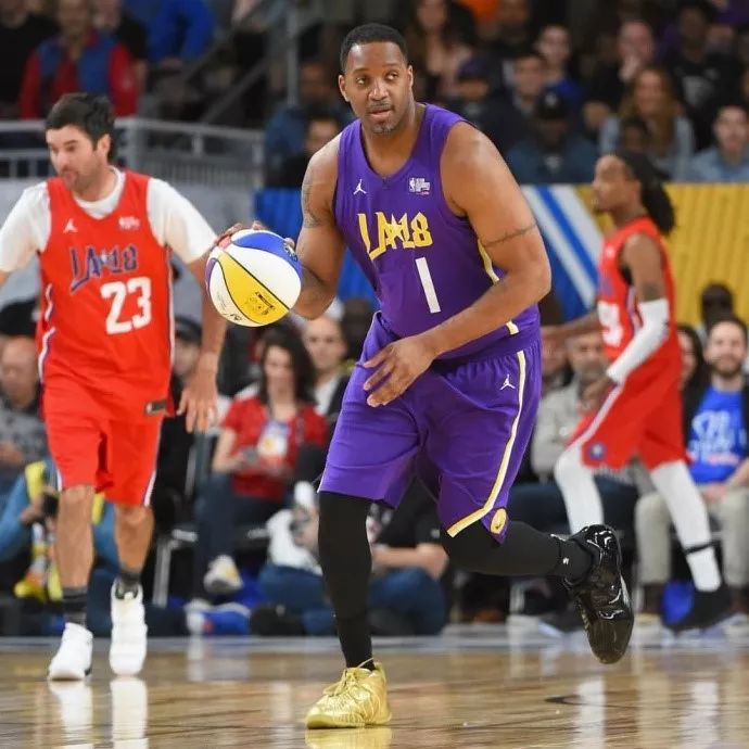 到他身披篮 到他身披篮